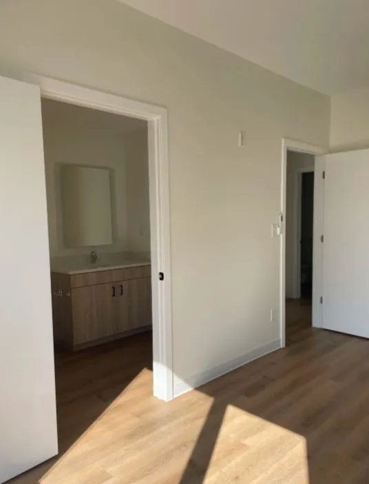 Evanston Tapestry Station 2B2B Apartment Sublet Near Northwestern