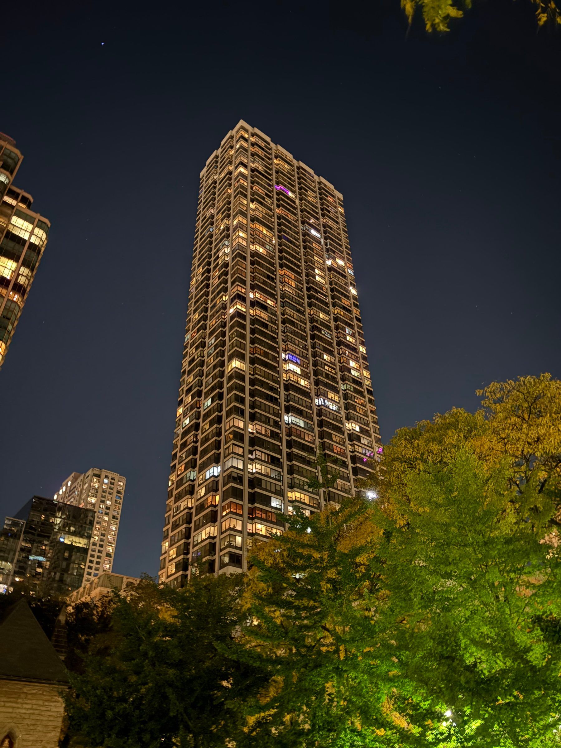 1bd/1ba in River North with skyline and lake views