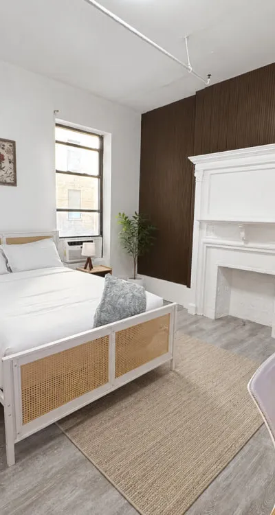 Corner Studio in the Upper West Side (A205-08)