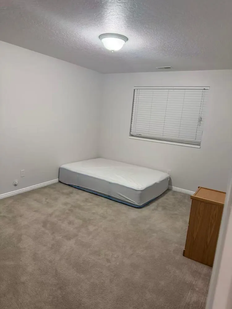 Brand-New Basement Private Room in Kaysville, UT (All-Inclusive, Zero Deposit & Negotiable!)