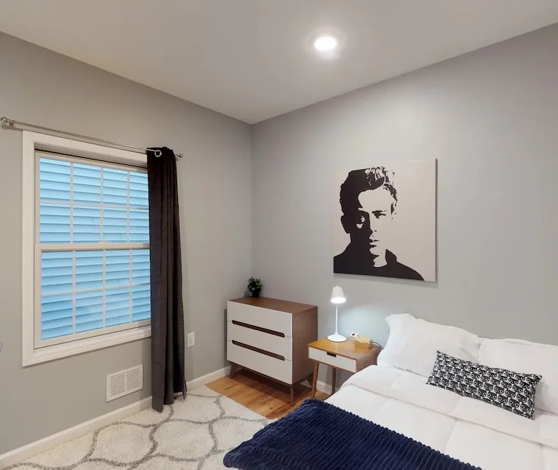 Spacious & Comfortable Room For Long-term Stay**