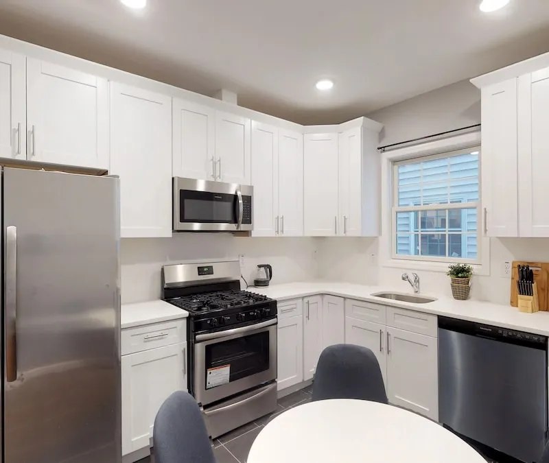 Spacious & Comfortable Room For Long-term Stay**