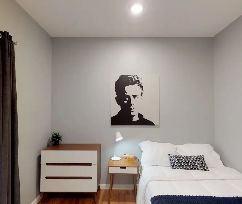 Spacious & Comfortable Room For Long-term Stay**