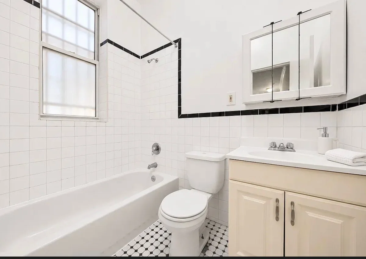 Room in Two Bridges Apartment