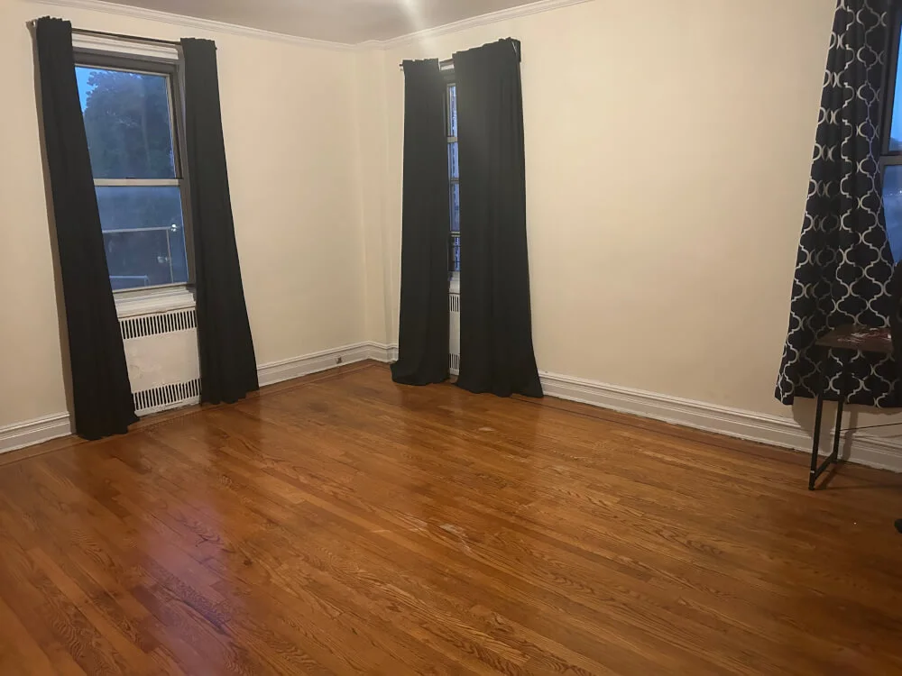 Large Bedroom with Walk-in Closets in Kensington
