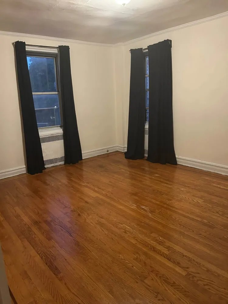 Large Bedroom with Walk-in Closets in Kensington