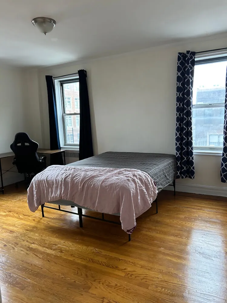 Large Bedroom with Walk-in Closets in Kensington