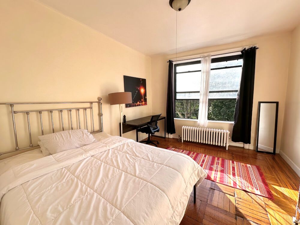Sunny Spacious Riverside Unit 20