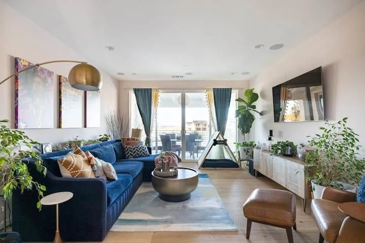 Luxury Waterfront Suites in Delta Coves | Furnished Monthly Rentals - Bedroom 1