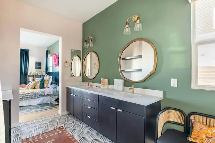 Luxury Waterfront Suites in Delta Coves | Furnished Monthly Rentals - Bedroom 2