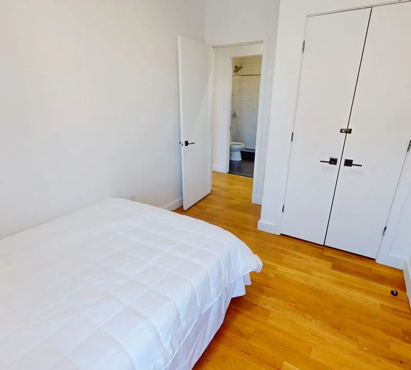 Private room in Ridgewood