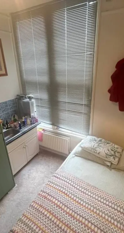Cozy one-bed, West Hampstead - Nazli's room