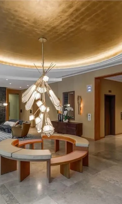 Modern Hell’s Kitchen Room in Luxury Building