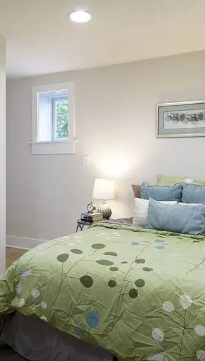 Upper Queen Ann 2 bed 1 bath unit