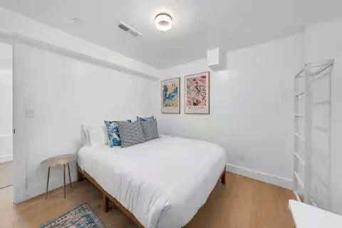 Sharon St POPPY (Queen Bed room 2)