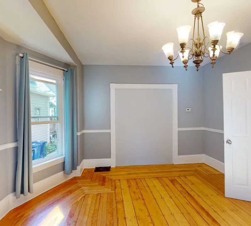 Private room in Oak Square
