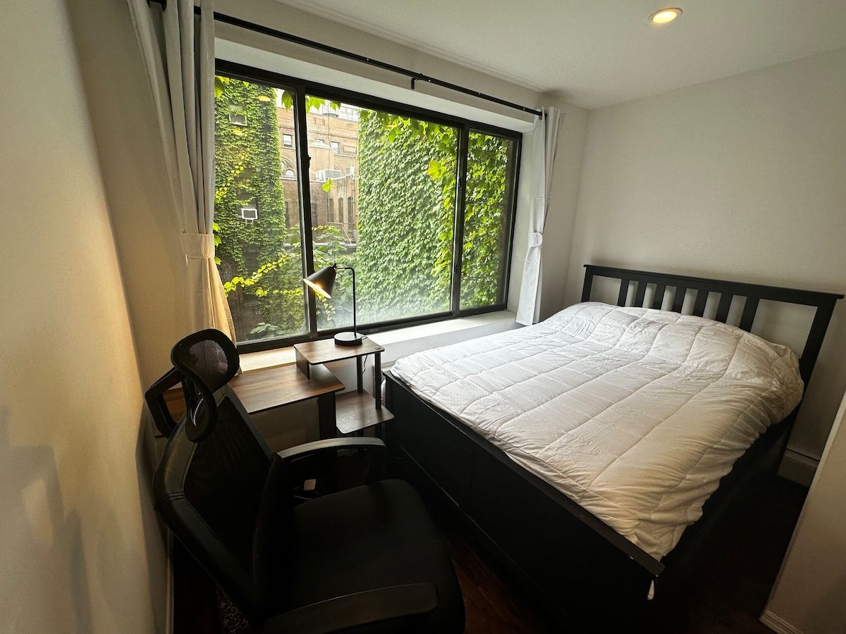 Clean and Quiet room in Midtown Manhattan.