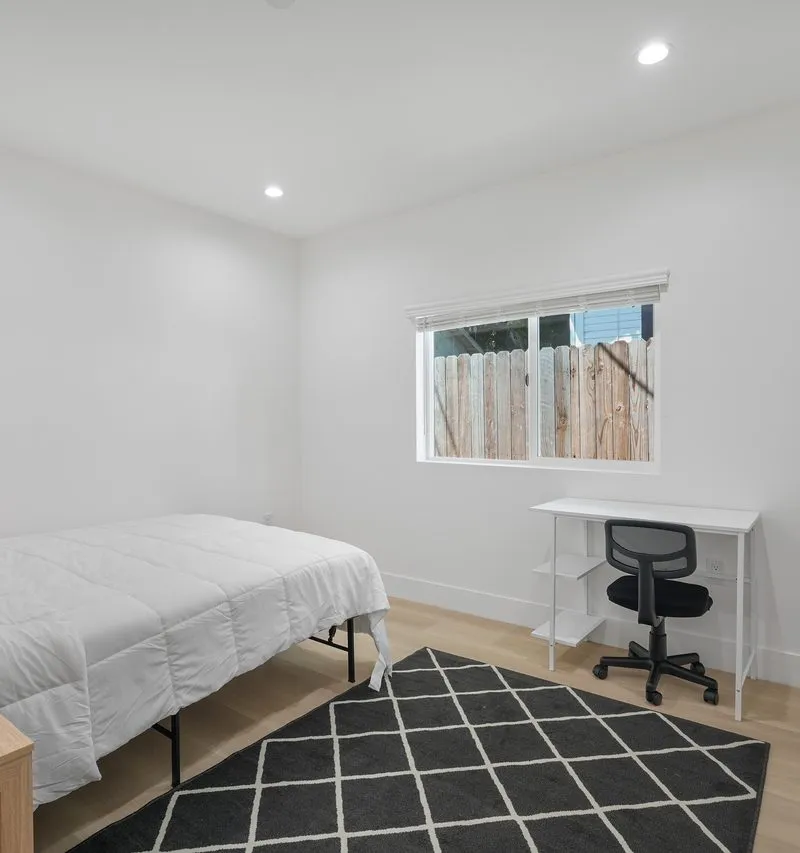 Private room in Central LA