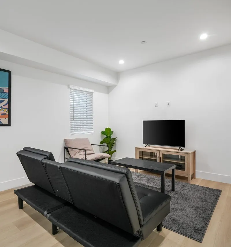 Private room in Central LA