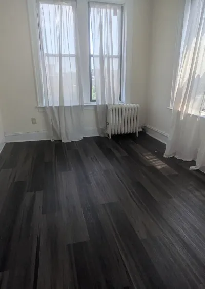 Sunny Bay Ridge Room