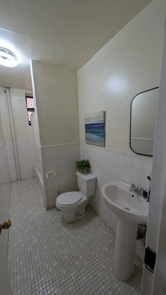Clean Safe Modern Shared Bath Private Studio in Upper West Side Elevator Building