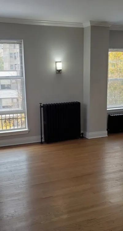 Spacious Uptown One Bedroom Near Lake Michigan