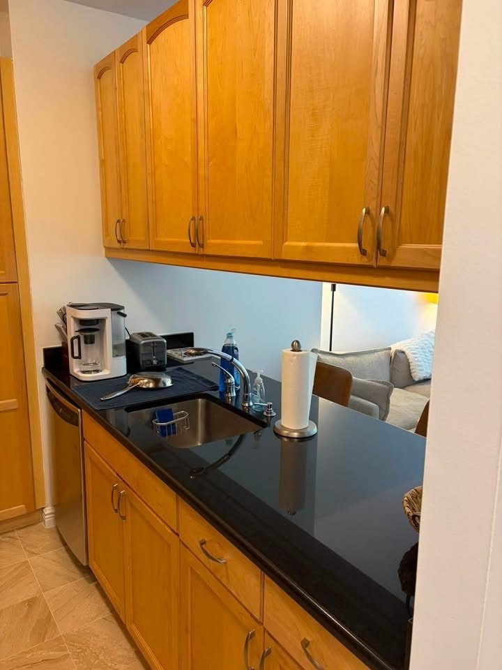STUDIO APARTMENT AVAILABLE