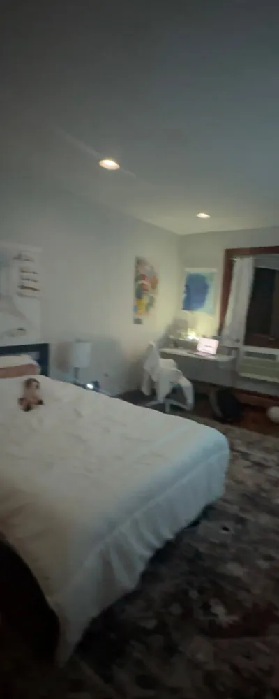 Big cozy room 20 minutes from Midtown Manhattan with workout gear and great wifi
