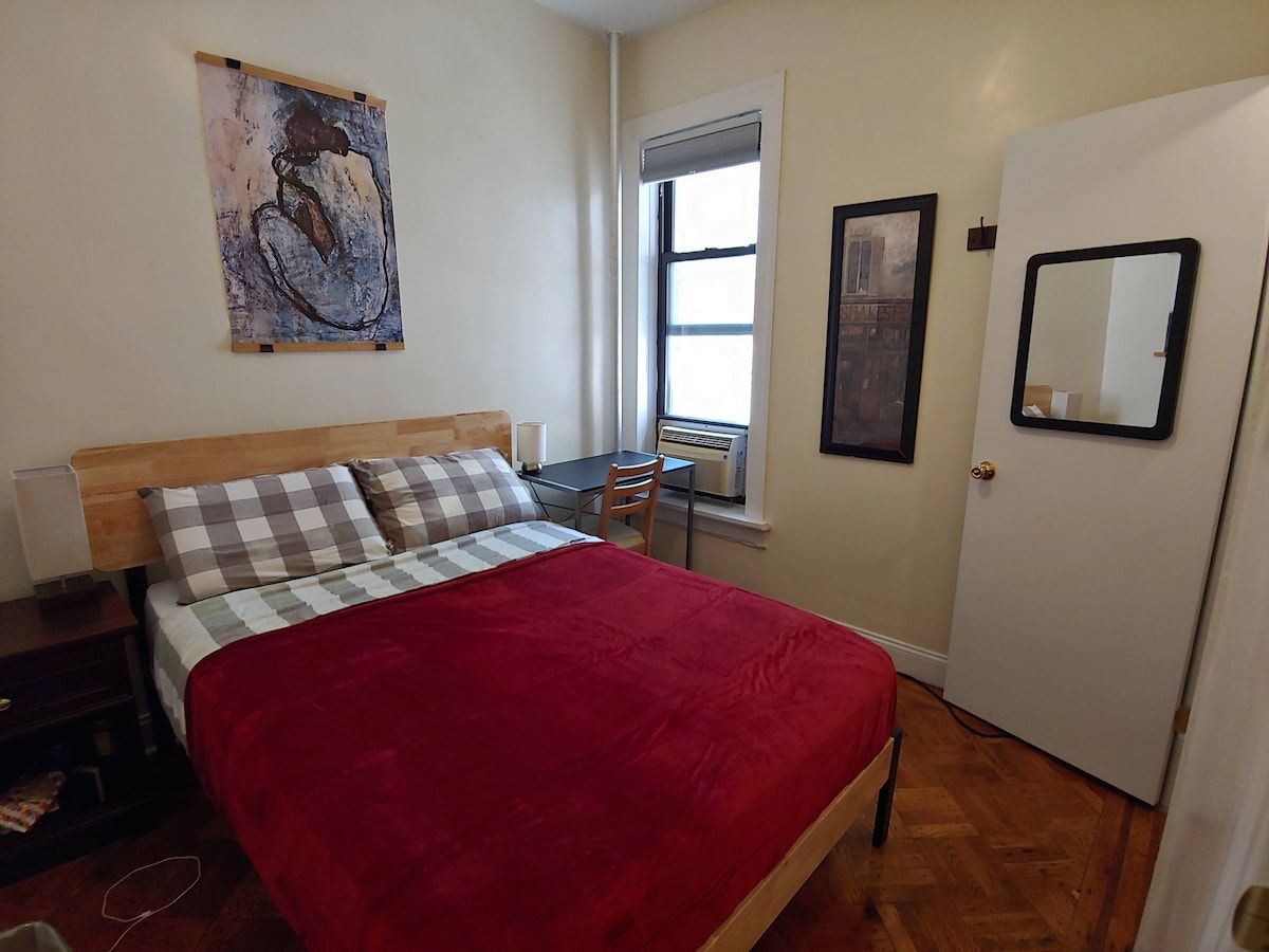 Prospect Park cozy room next to 4 subway lines