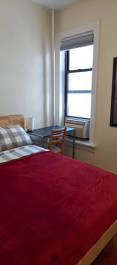 Prospect Park cozy room next to 4 subway lines