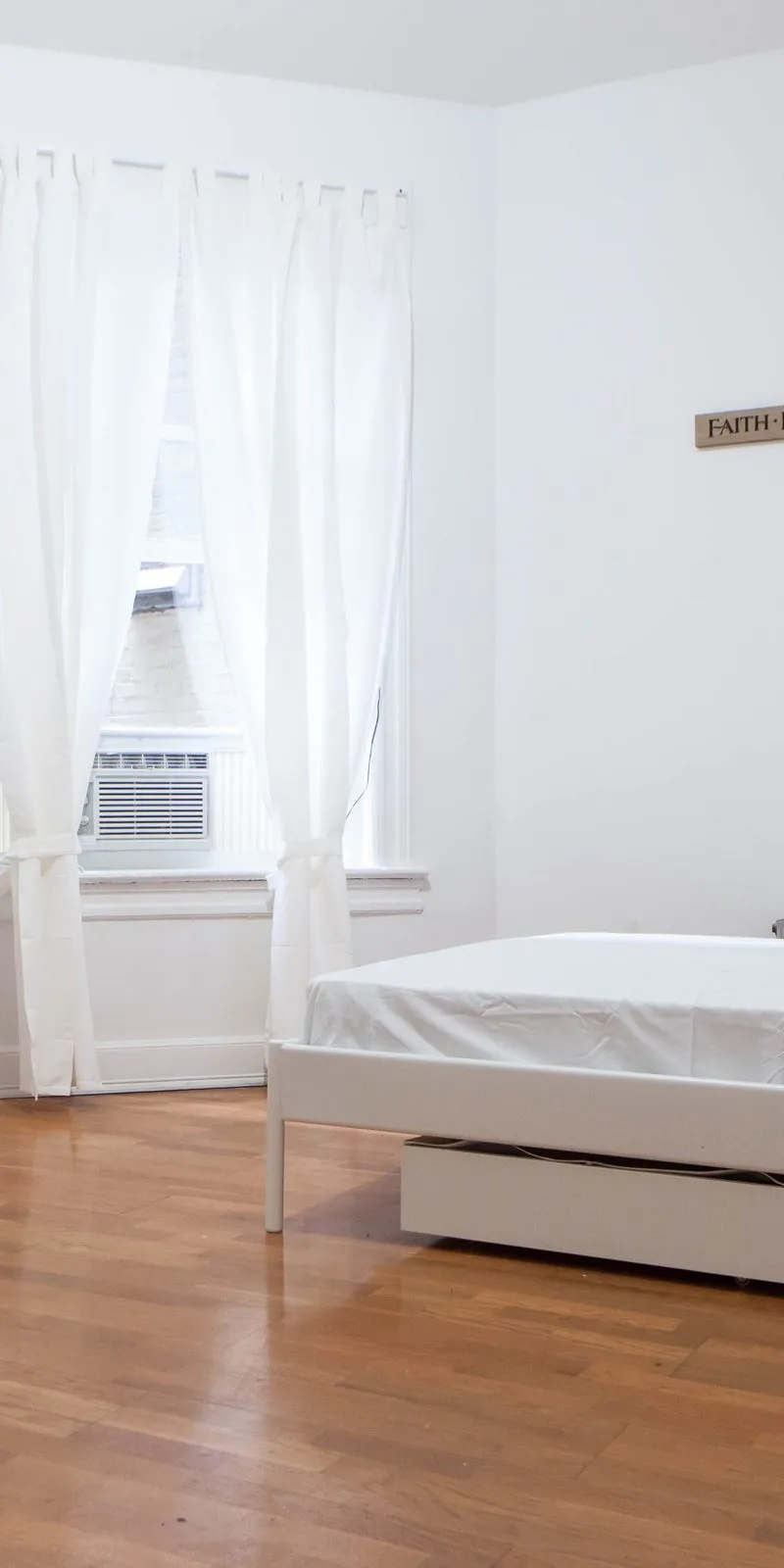 Furnished private room in Upper West Harlem apartment