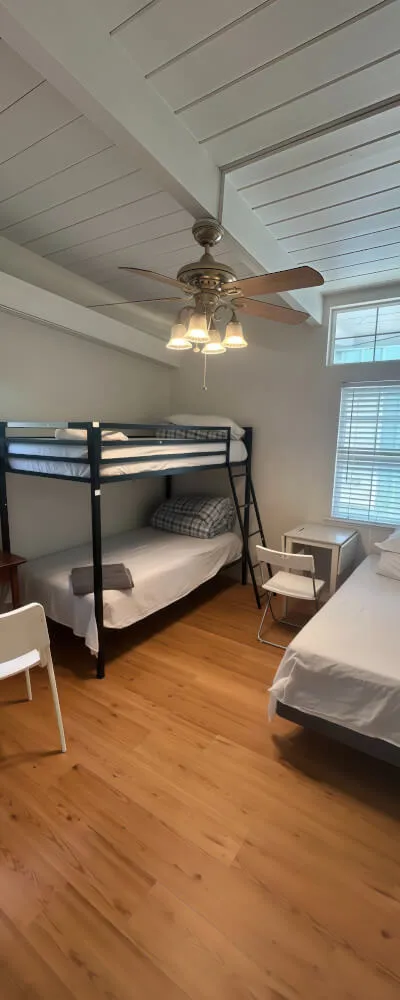 Shared room for 3 men (one place)
