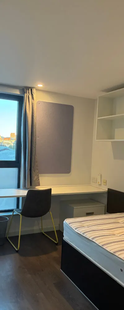 Furnished ensuite room w/ private bathroom and beautiful view of Camden!