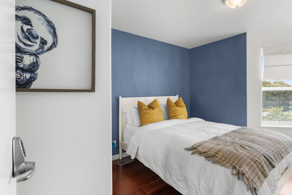 Refuge at Bayhaus | W/D| Weekly Cleaning| Parking