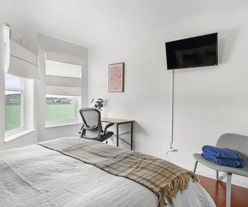 Refuge at Bayhaus | W/D| Weekly Cleaning| Parking