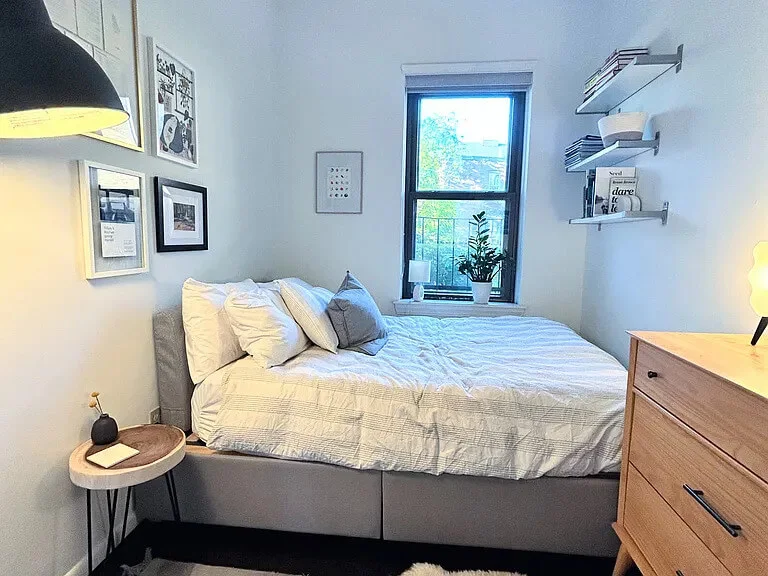 Cozy room in South End Apartment