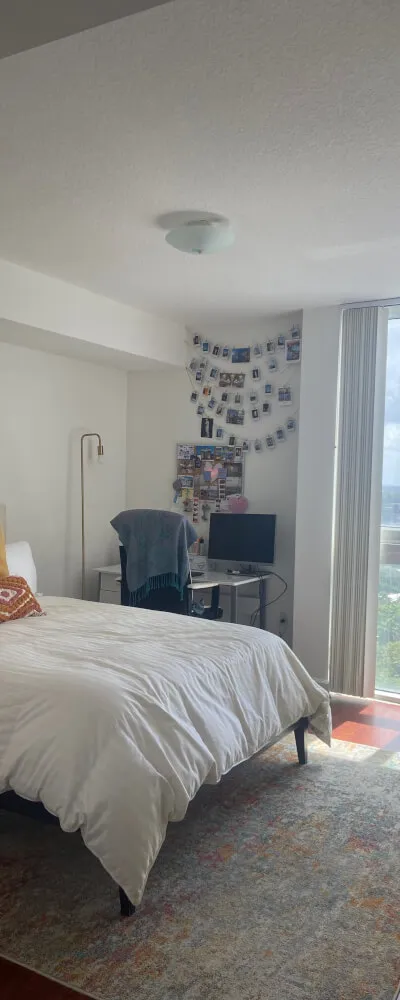 FEMALE ROOMMATE WANTED - MIAMI | 2 BED / 2 BATH | 1-YEAR LEASE