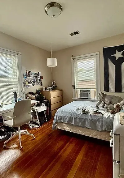 Bedroom on Curtis Ave – Medford/Somerville Line