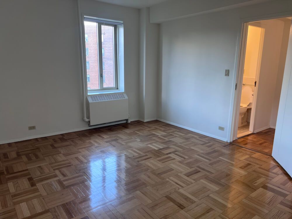 Cozy Master Bedroom in Manhattan