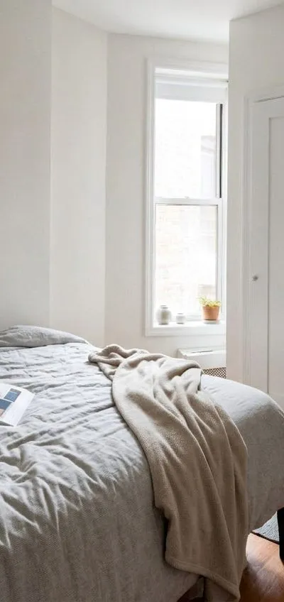Furnished private room in a Midtown East apartment