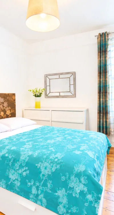 Bright, Peaceful Two-Bedroom Flat in Leafy Furzedown/ Wandsworth - Bedroom 2