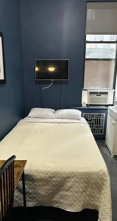 Cute Little Room at Midtown East