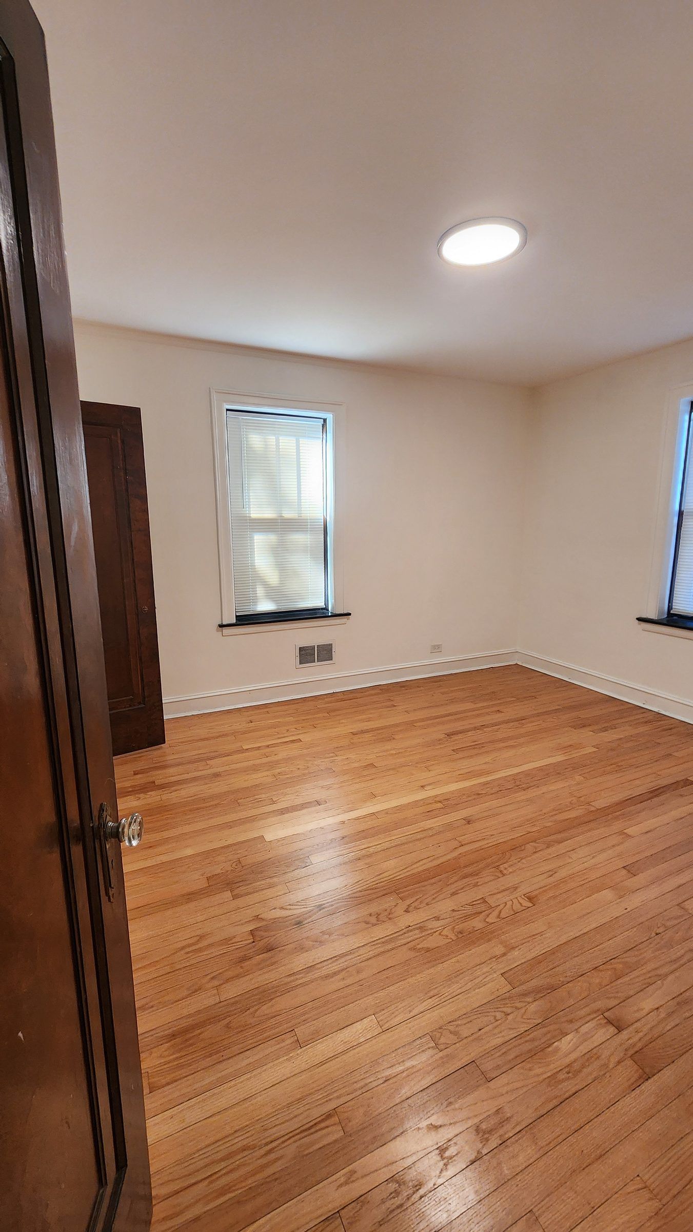 Modern 2BR Apartment near Peterson Park
