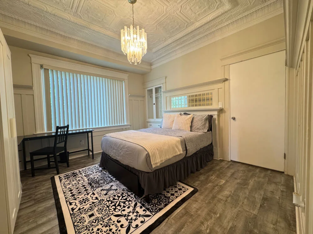 Spacious Central 7 Bedroom San Mateo near downtown walkable - Bedroom 2