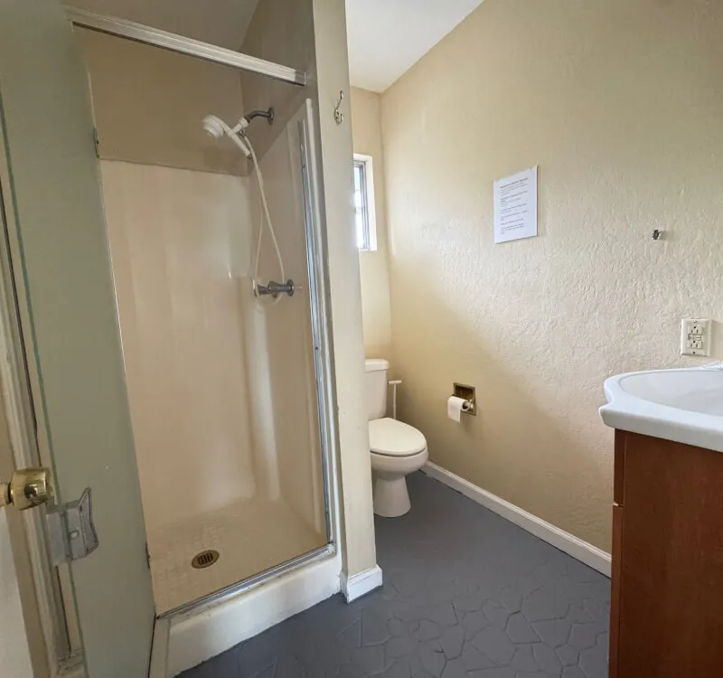Spacious Central 7 Bedroom San Mateo near downtown walkable - Bedroom 1