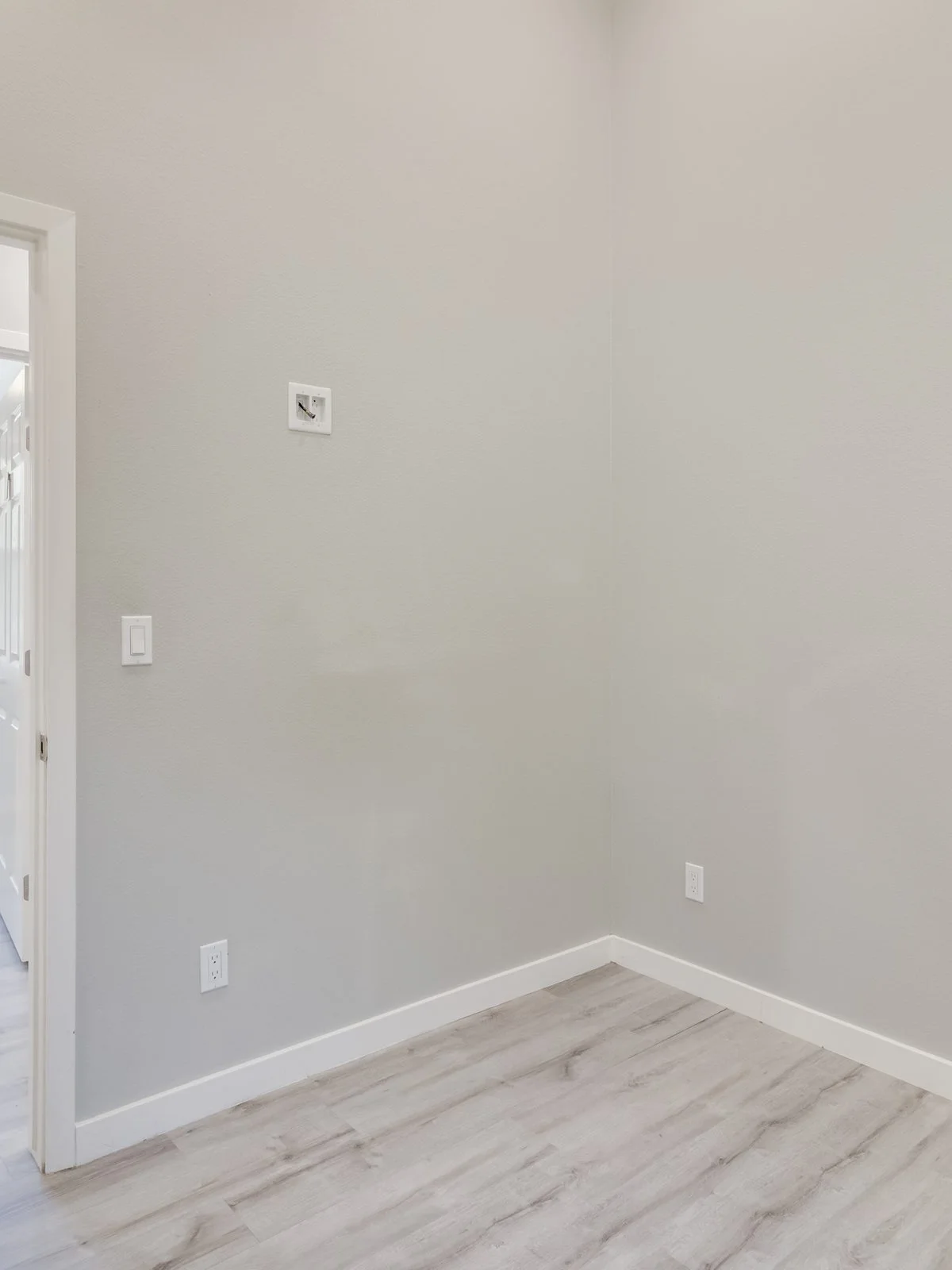 North Oakland Room Available – Move In Today! - Bedroom 2