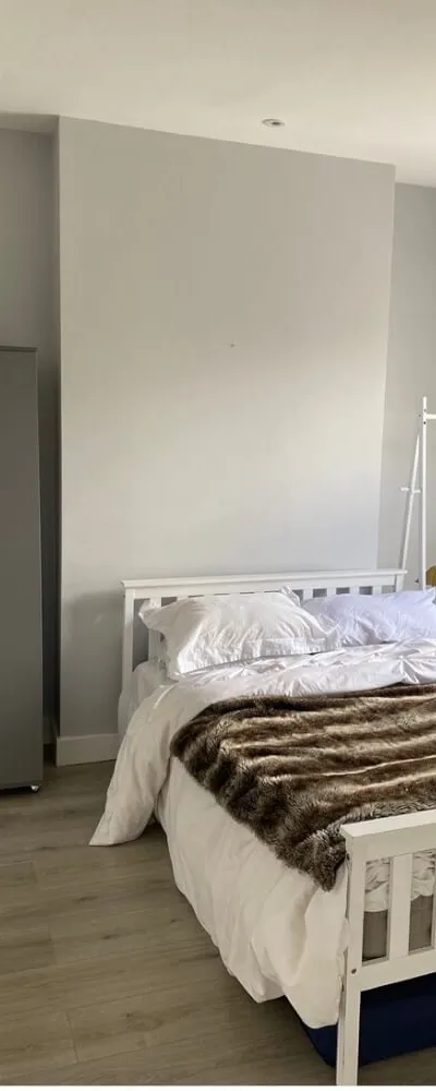 Spacious Double Room in Victorian House