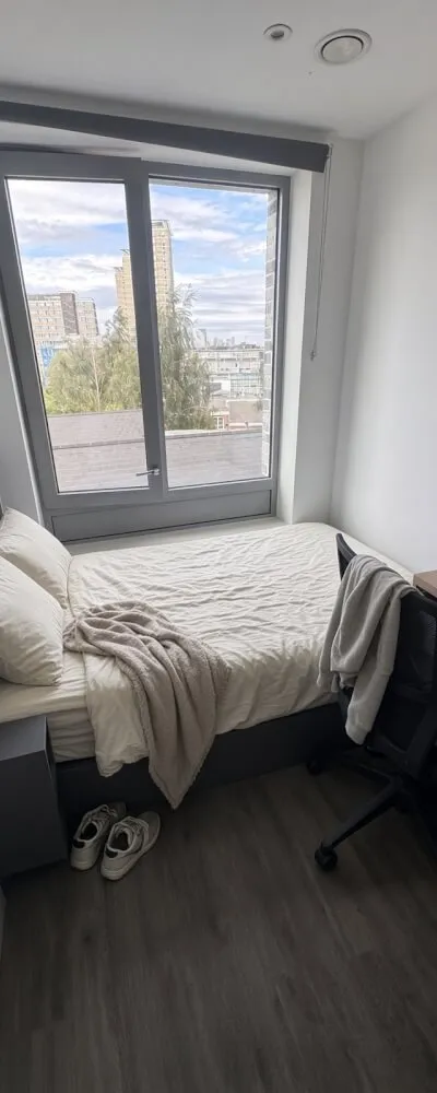 Short-Term Ensuite Room at Great Court London SE1 | Oct 16 – Oct 25 | Private Bathroom & Great Transit!