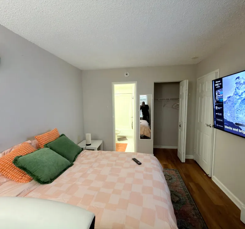 Master Bedroom in The Heart of DC - Dupont Circle