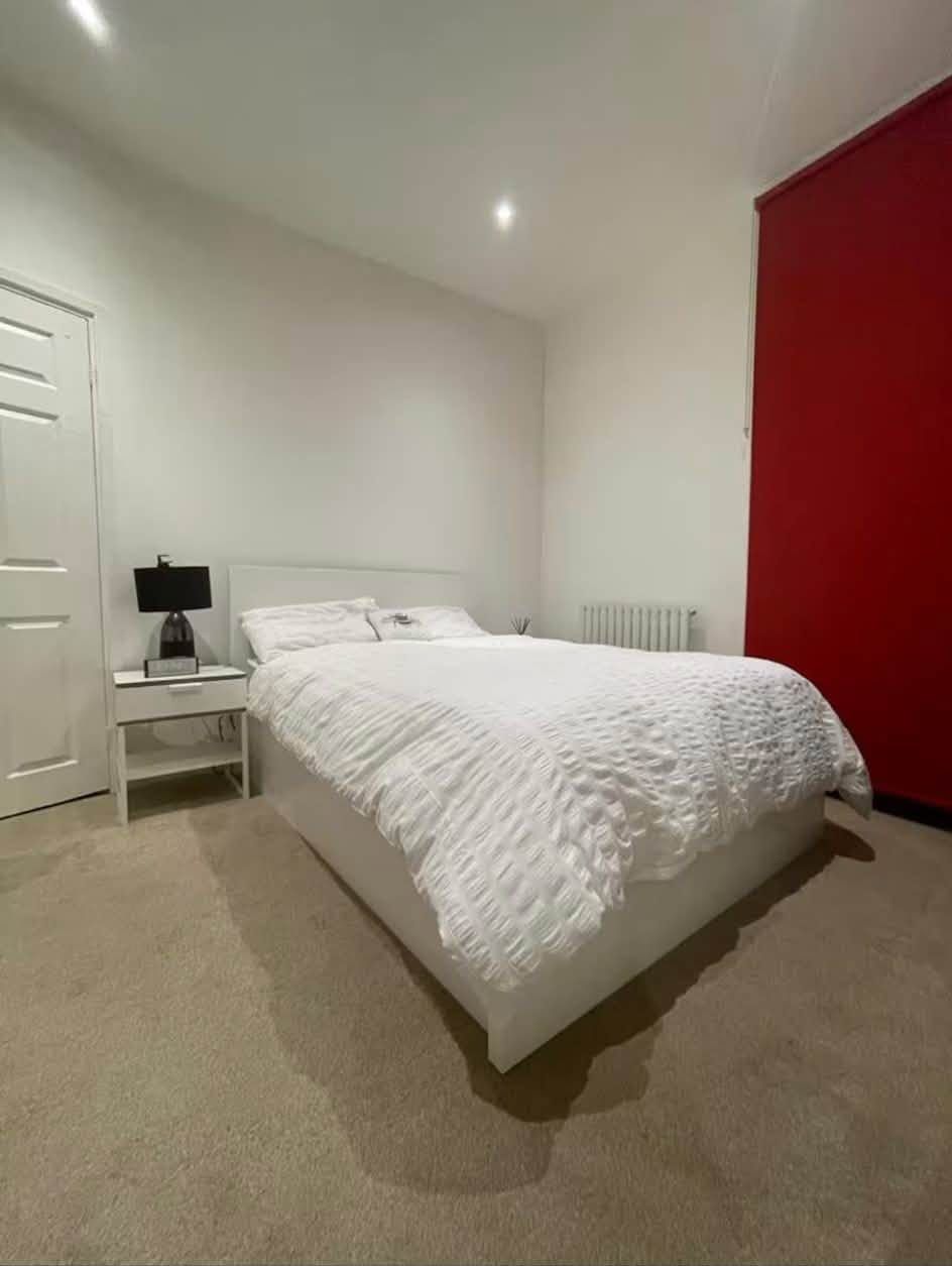 Private Bedroom in 2-Bed Flat with Private Garden